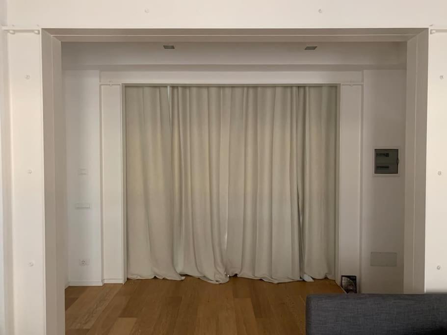 Interno4Home: In Centro Storico Con Posto Auto Ferrara Exterior foto